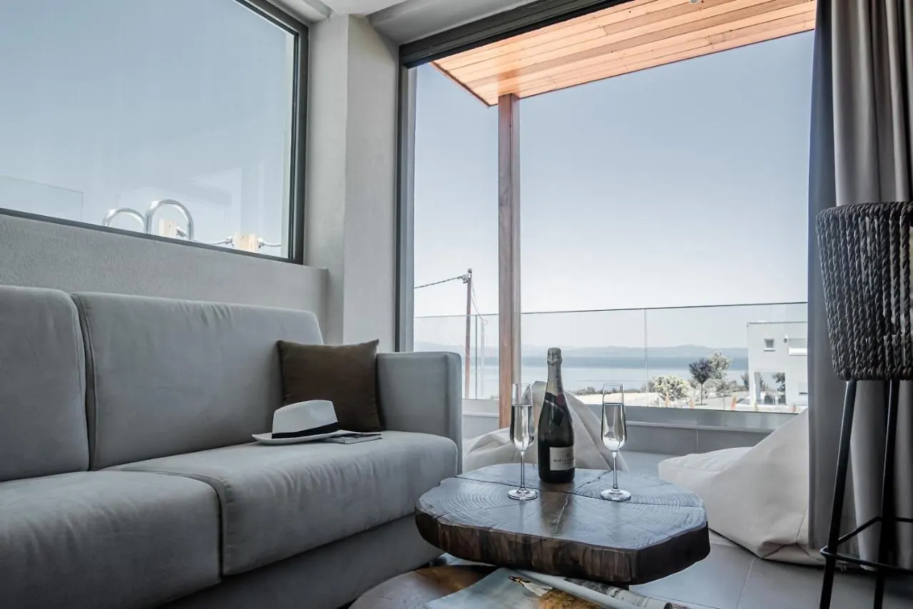 King'S & Queen'S Afitos - Suites With Private Pool