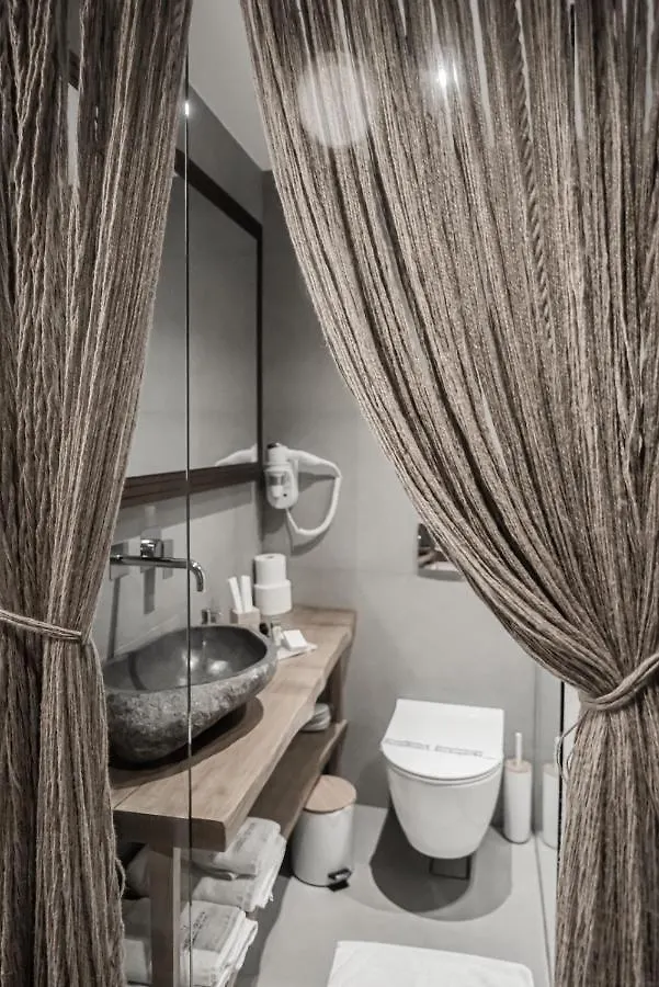 Aparthotel King'S & Queen'S Afitos - Suites With Private Pool Greece