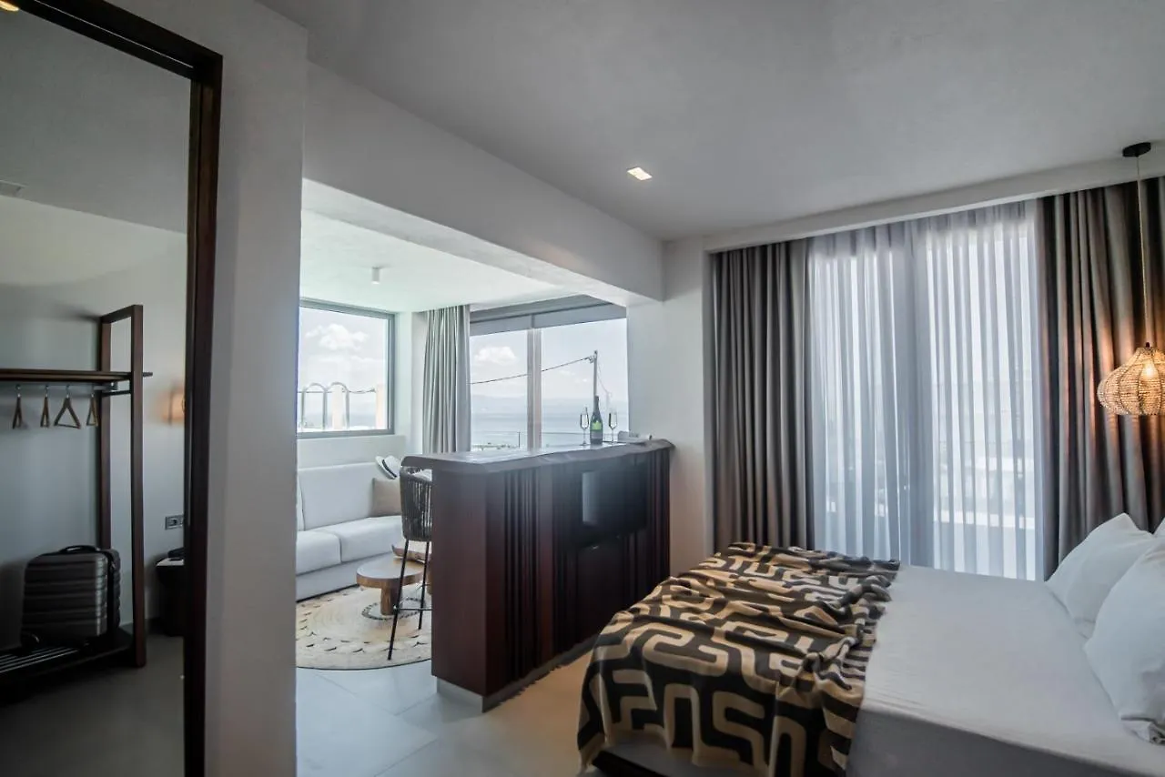 Aparthotel King'S & Queen'S Afitos - Suites With Private Pool